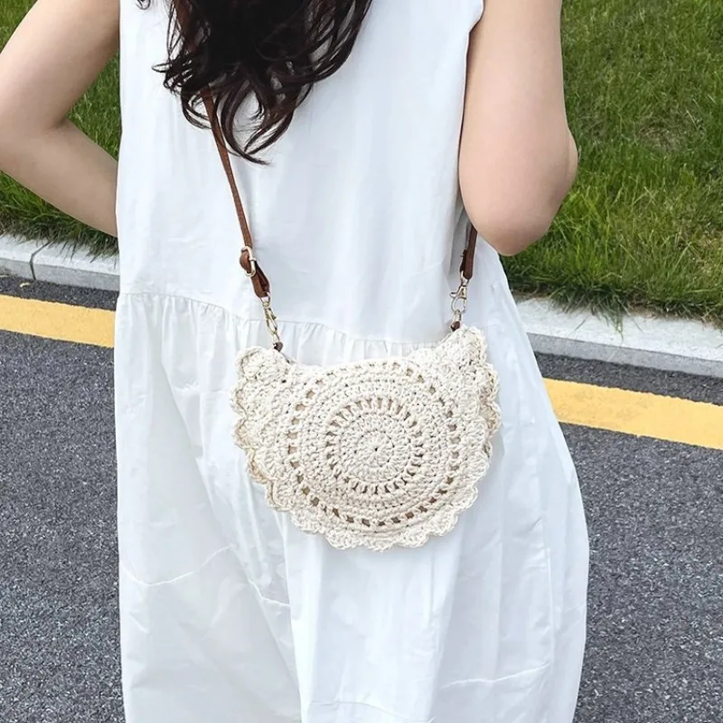 

Новая модель 2025, женская соломенная сумка, пляжная сумка ручной работы из натурального ротанга с декором из бахромы, модная повседневная сумка для летних каникул