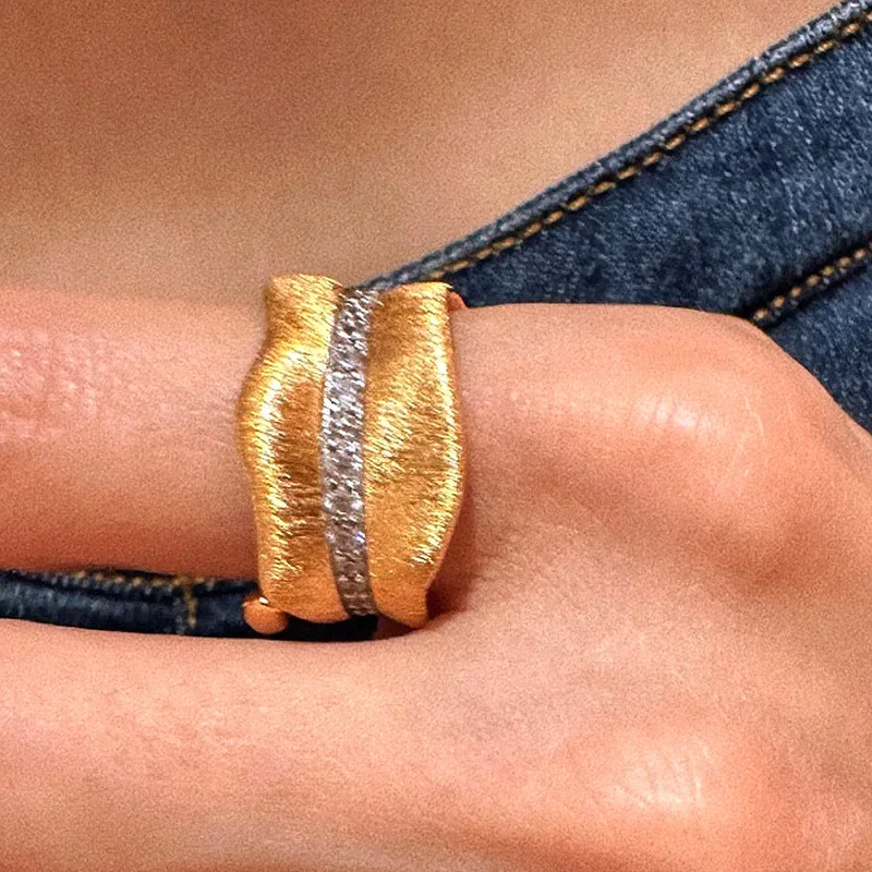 New in vintage palace style banana leaf rings for women light luxury brushed crafts diamond inlaid ring banquet jewelry gift