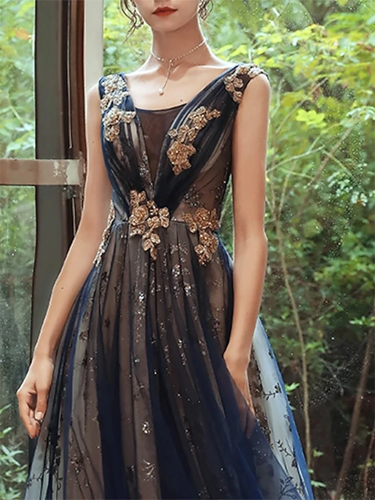 

Glittering A-Line Organza Sequins Floor Length Sleeveless Scoop Neck Formal Evening Dresses Prom Gowns