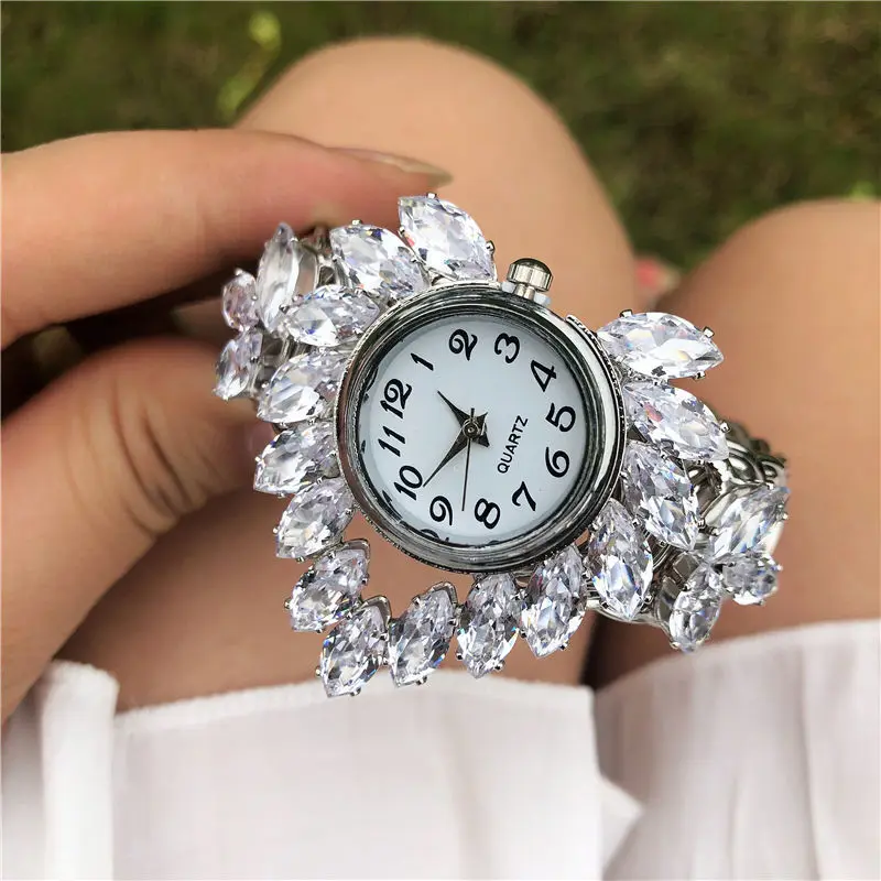 Ladies New Quartz Watch Set Girls Wild Fashion Watch Student Trendy Fashion Watch in Stock