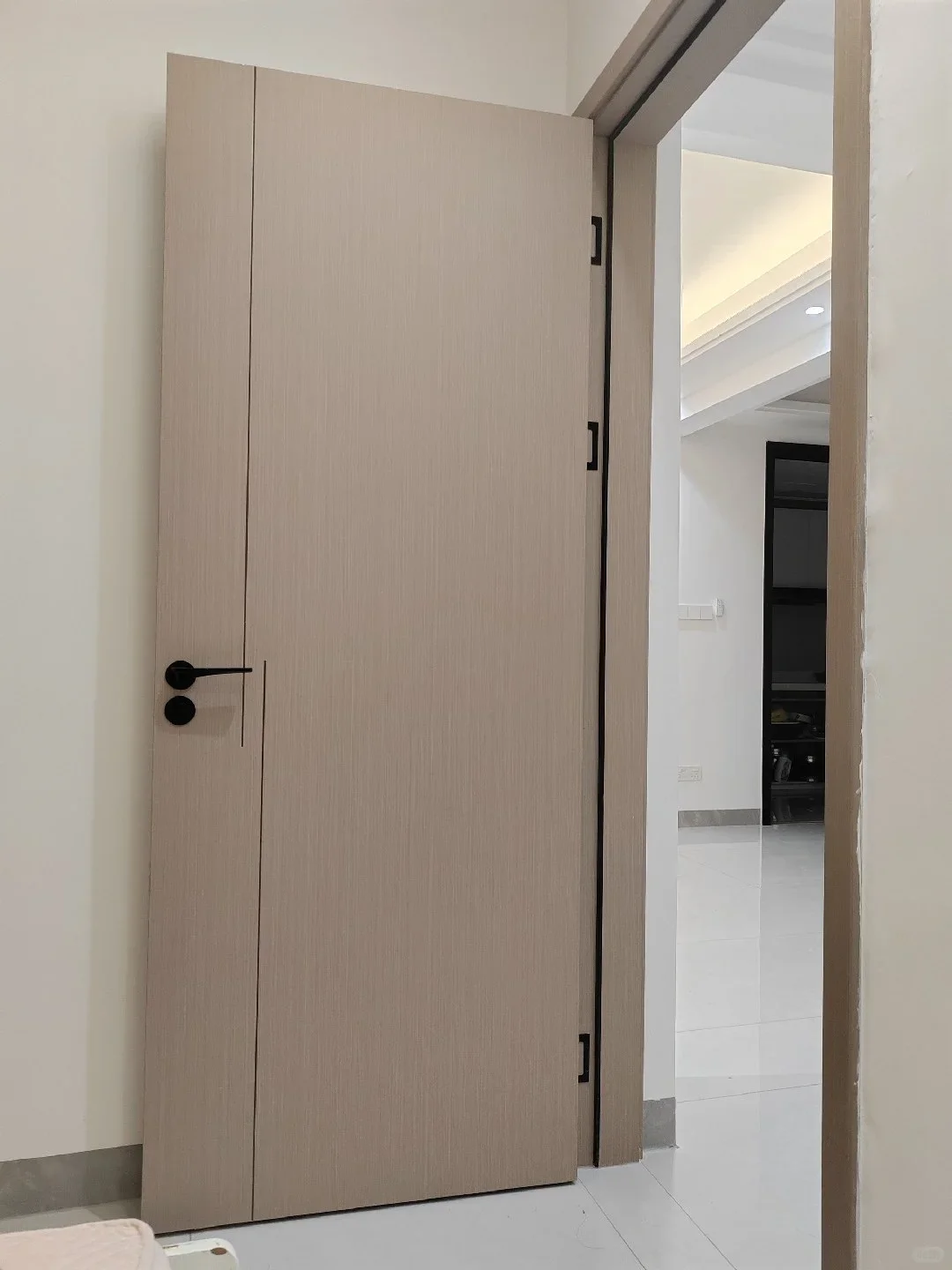 Customized Simple Home Improvement Wooden Doors Casement Carbon Crystal Solid Wood Composite Paint-free Door Bedroom Soundproof