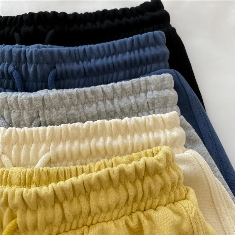 Damen Freizeit-Sweatshorts mit Elastikbund, Stickerei und Schriftzug, lockere Sportshorts, Sommer, einfarbig, Homewear, kurze Hose – Detail 4