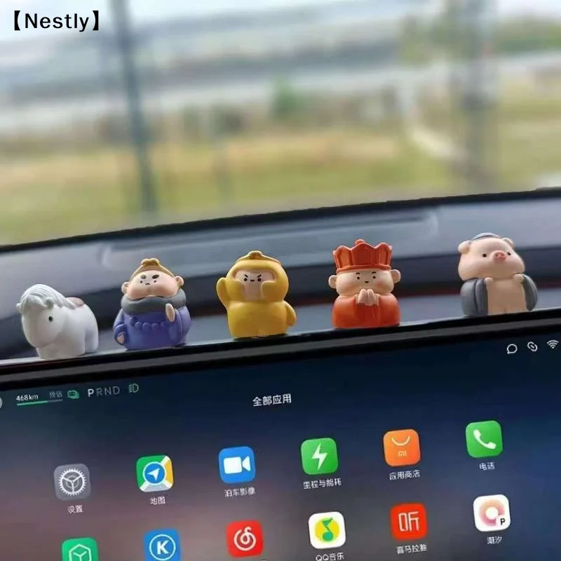 5pcs Car Mounted Ornament Office Desk Cartoon Cute Workstation Journey To The West Wukong Master Disciple Small Ornament〔Nest〕