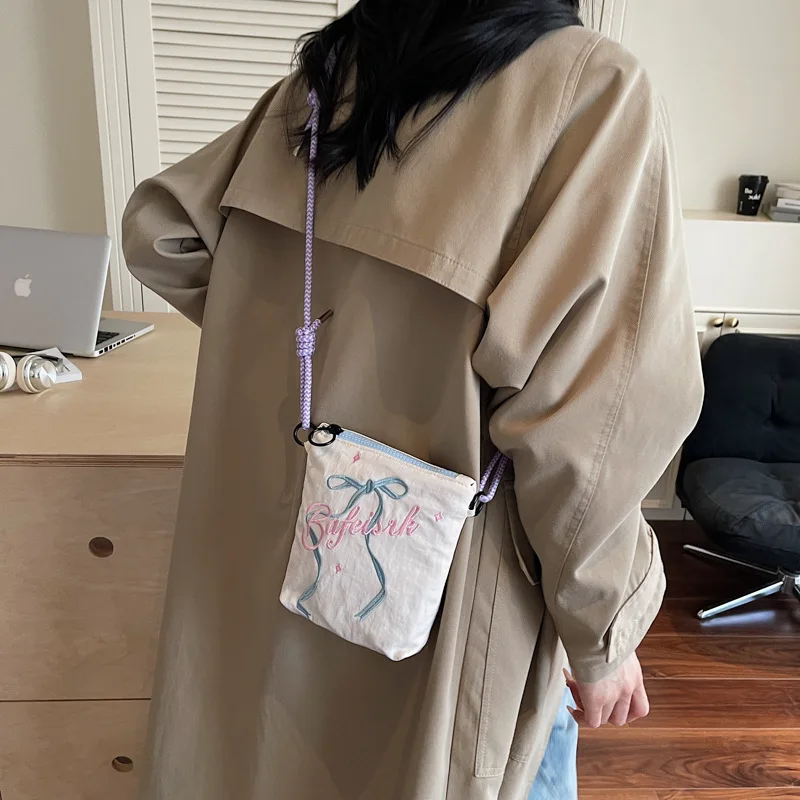 1pcs Nylon Mini Crossbody Bag Fresh Light Base Contrast Lightweight No Burden For School Short Trips Easy Wet Wipe Cleaning