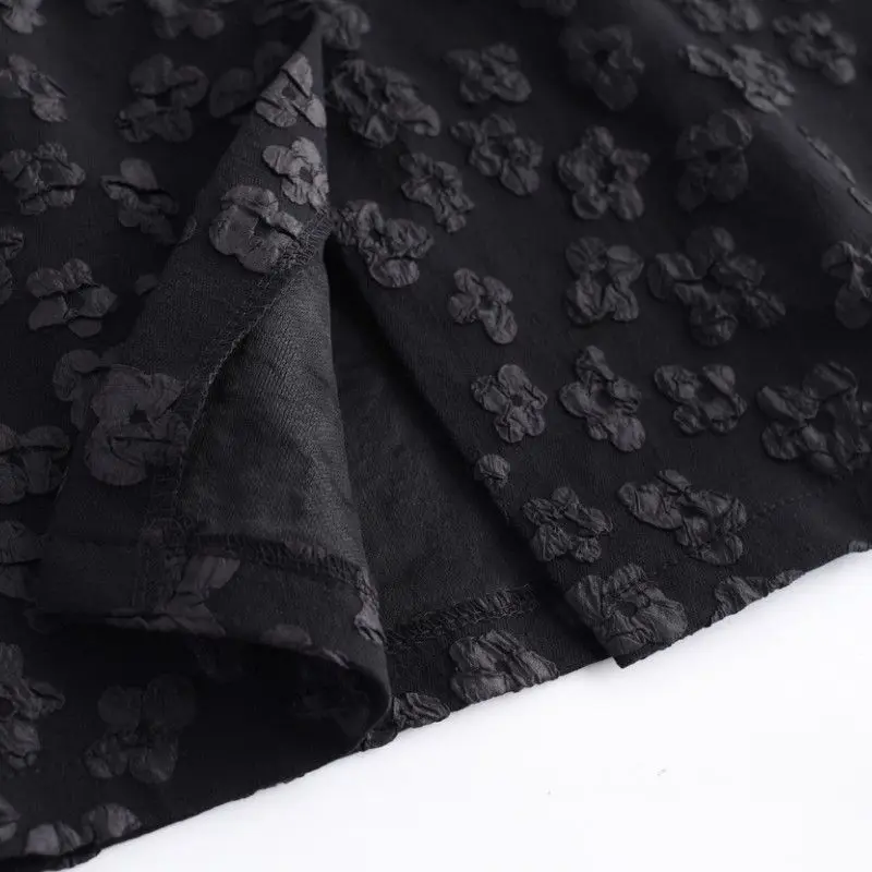 تنورة مجسّمة مطرزة للنساء للربيع والخريف منتصف الطول 2025 الربيع والصيف تنورة جديدة عالية الخصر سبليت