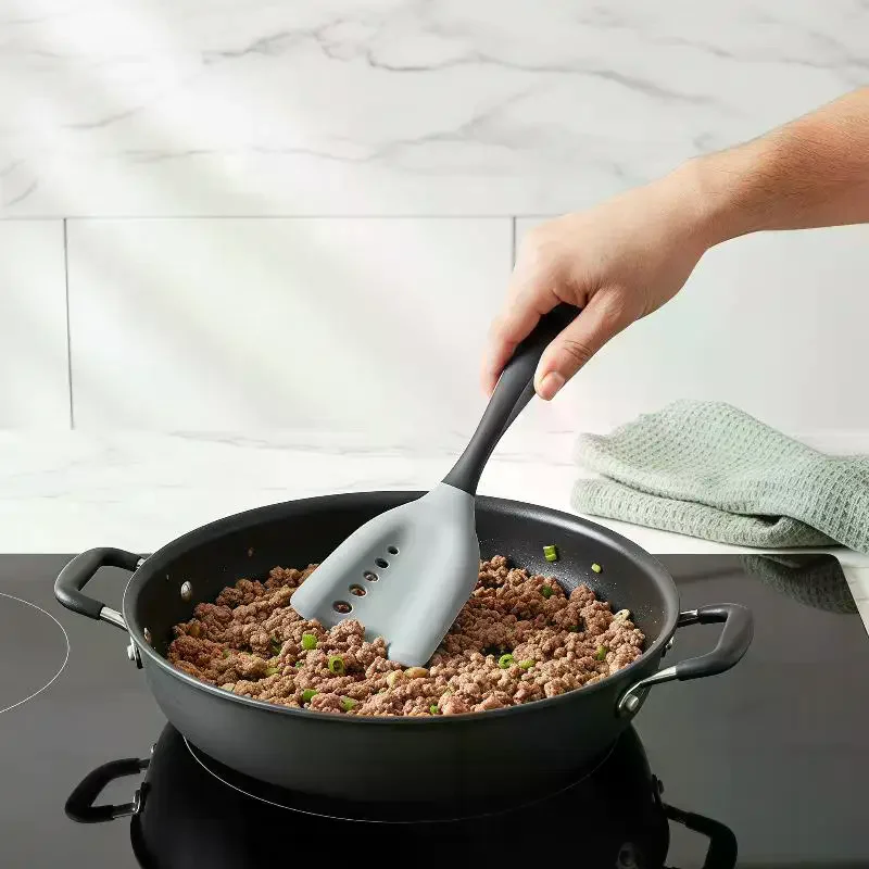 2-in-1 Silicone Mincing Spatula Meat Chopper Shredding Spatula Oil Filtering Non-Stick Meat Grinder Heat Resistant Kitchen Tool