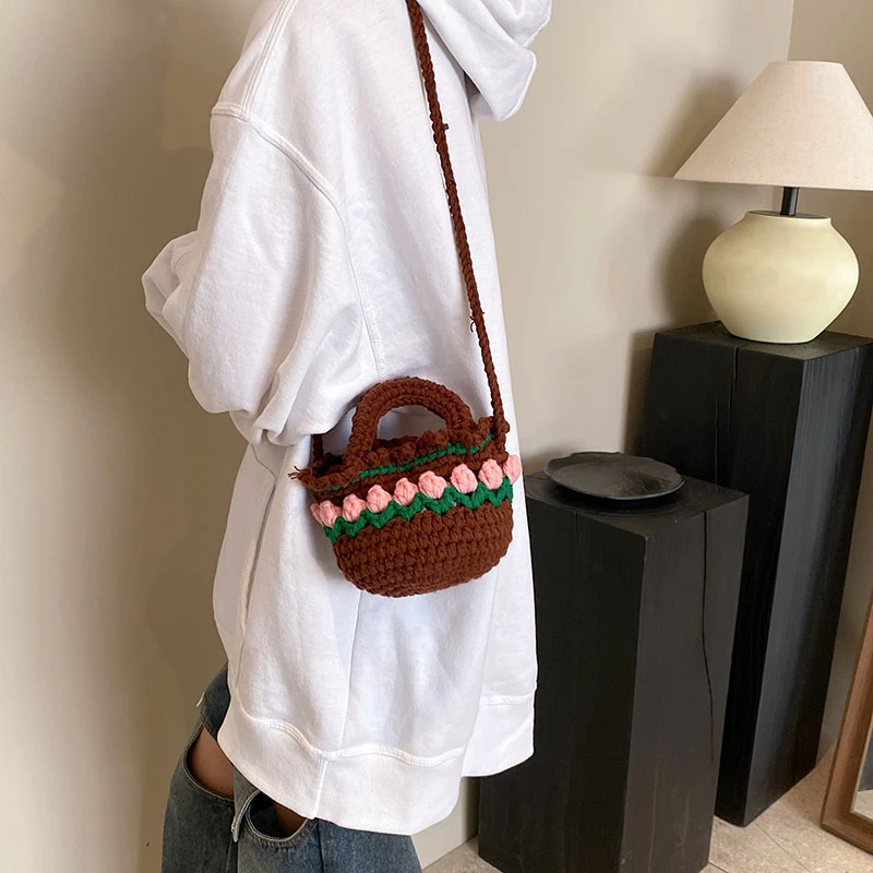 Woolen Women Bag Boho Floral Crochet Handbag Fashion Boho Knitted Bag Female Handmade Woven Shoulder Bags Beige Basket Beach Bag