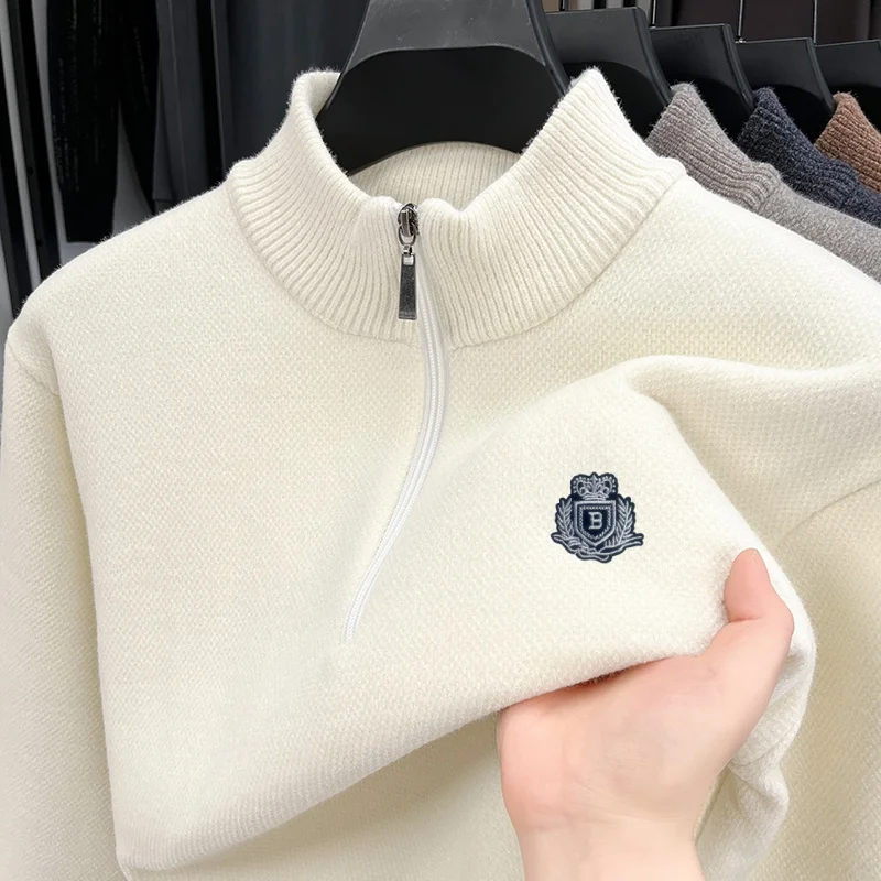 

Высококачественный роскошный мужской вязаный свитер с воротником-стойкой на молнии, зимний новый утолщенный теплый модный деловой мужской свитер с принтом значка