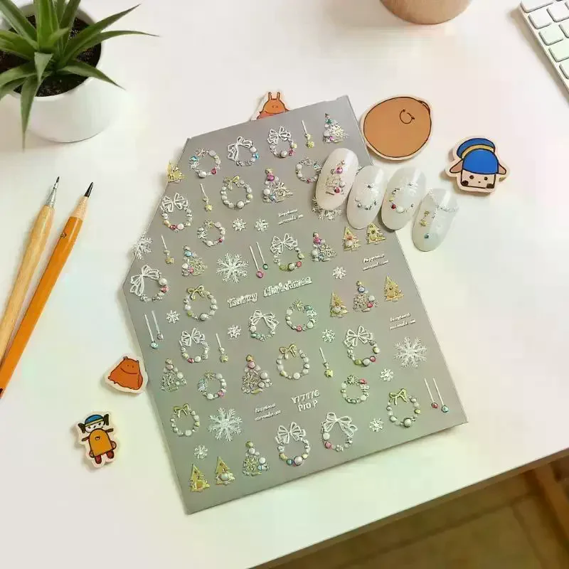 Maniküre-Abziehbilder mit Gold-/Silber-Schneeflocken für DIY-Nagelkunst, lebendige Cartoon-Weihnachtsnagelaufkleber mit Glitzer
