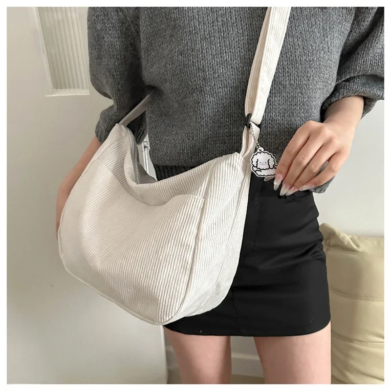 

Women’s Corduroy Shoulder Bag Vintage Striped Large Capacity Tote with Zipper Closure Fashionable Crossbody Purse for Daily Use