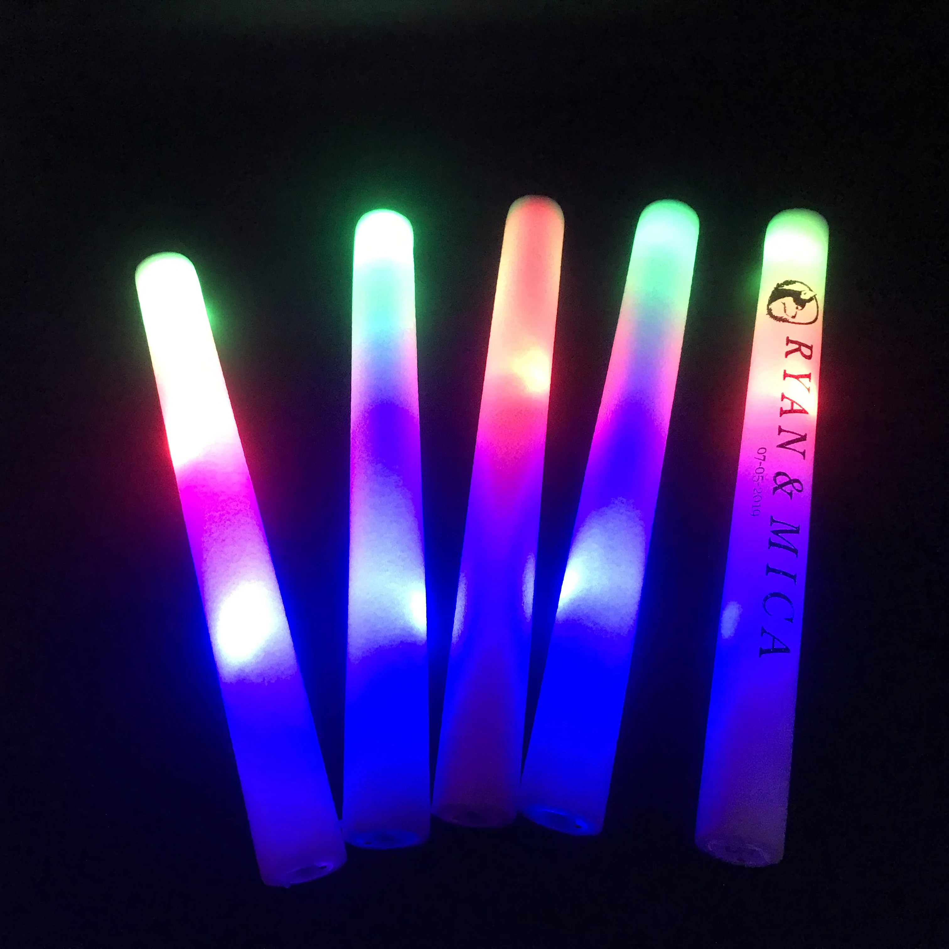 

100/500/1000Pcs LED Glow Sticks Foam Stick Bulk Colorful Glow Stick Cheer Tube Dark Light for Birthday Wedding Party Supplies