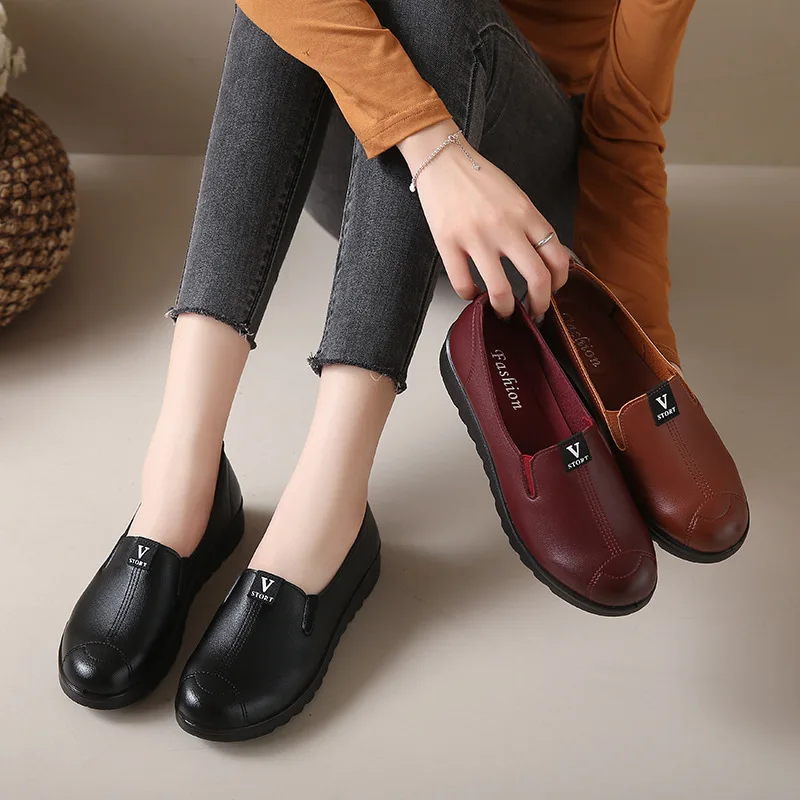 

Spring Leather Soft Soled Women's Flat Shoes Low Cut Comfortable Outdoor Single Shoes Height Increasing Round Toe Casual Shoes