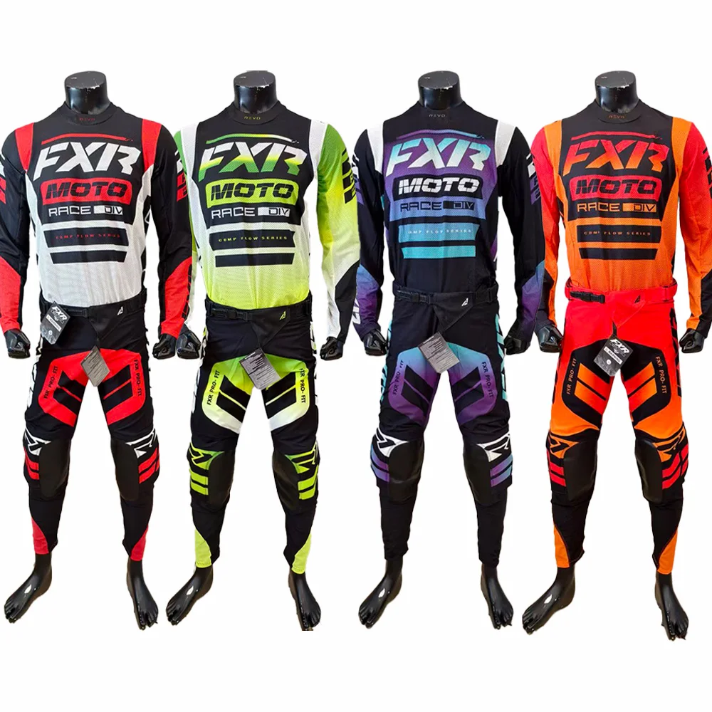 

Комплект экипировки для велоспорта 2026 PODIUM GLADIATOR: красно-сине-белый, черно-синий, HiVis/черно-серый, бело-фиолетово-красный. Комплект для занятий спортом на открытом воздухе.