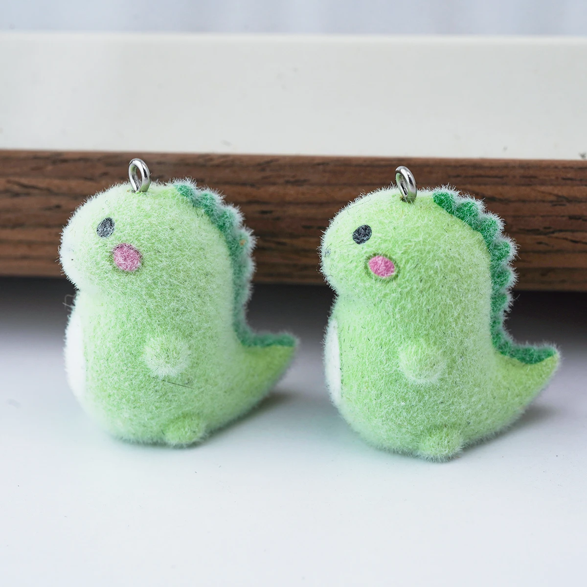 

20pcs Fluffy Flocking resin Prehistoric animals Charms Cute Little Green Dragon Pendant For Keychains DIY Jewelry Make fittings