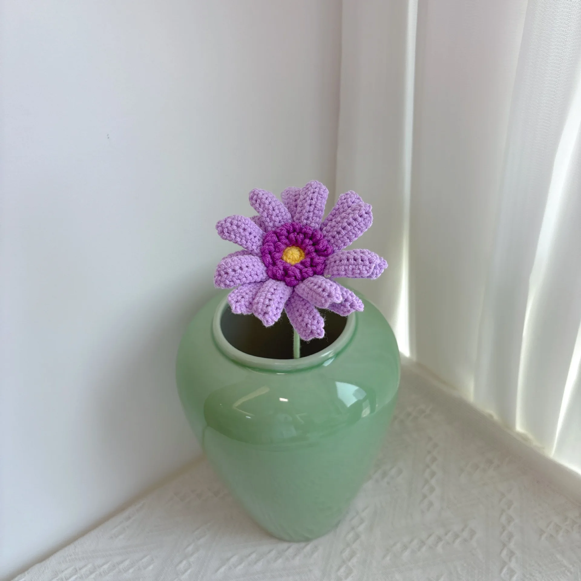 Gehäkelte Chrysanthemenzweige, kreativer künstlicher Blumenstrauß, handgefertigte gewebte Blumen, Dekoration für Schreibtisch und Bücherregal, Geschenk – Detail 6