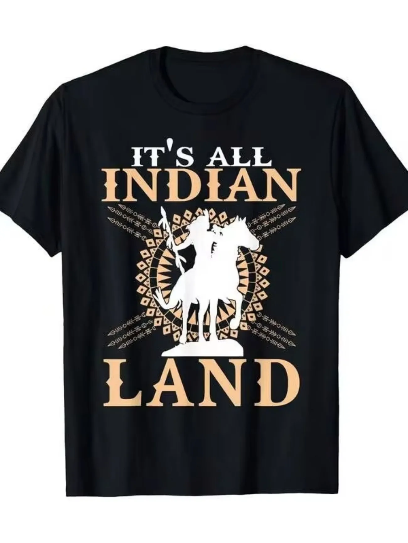 T-shirt aborigène avec motif « This Land Is Land » – Design vintage pour homme et unisexe, avec des chevaux et des motifs, chemise imposante qui met en valeur le patrimoine culturel indigène, tissu extensible confortable, coupe classique, manches courtes, col rond
