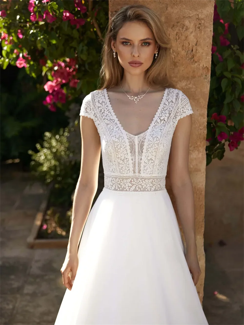 Boho A-Line Wedding Dresses Short Cap Sleeves Chffion Lace Bridal Gowns Sexy V-Neck Cut-Out Elegant Buttons Vestidos De Noiva