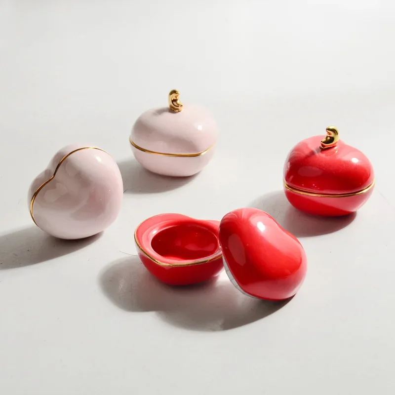 Creative Ceramic Heart Shaped Jewelry Cosmetic Storage Box Exquisite Heart Candy Jar with Lid Home Lipstick Rouge Ceramic Bottle