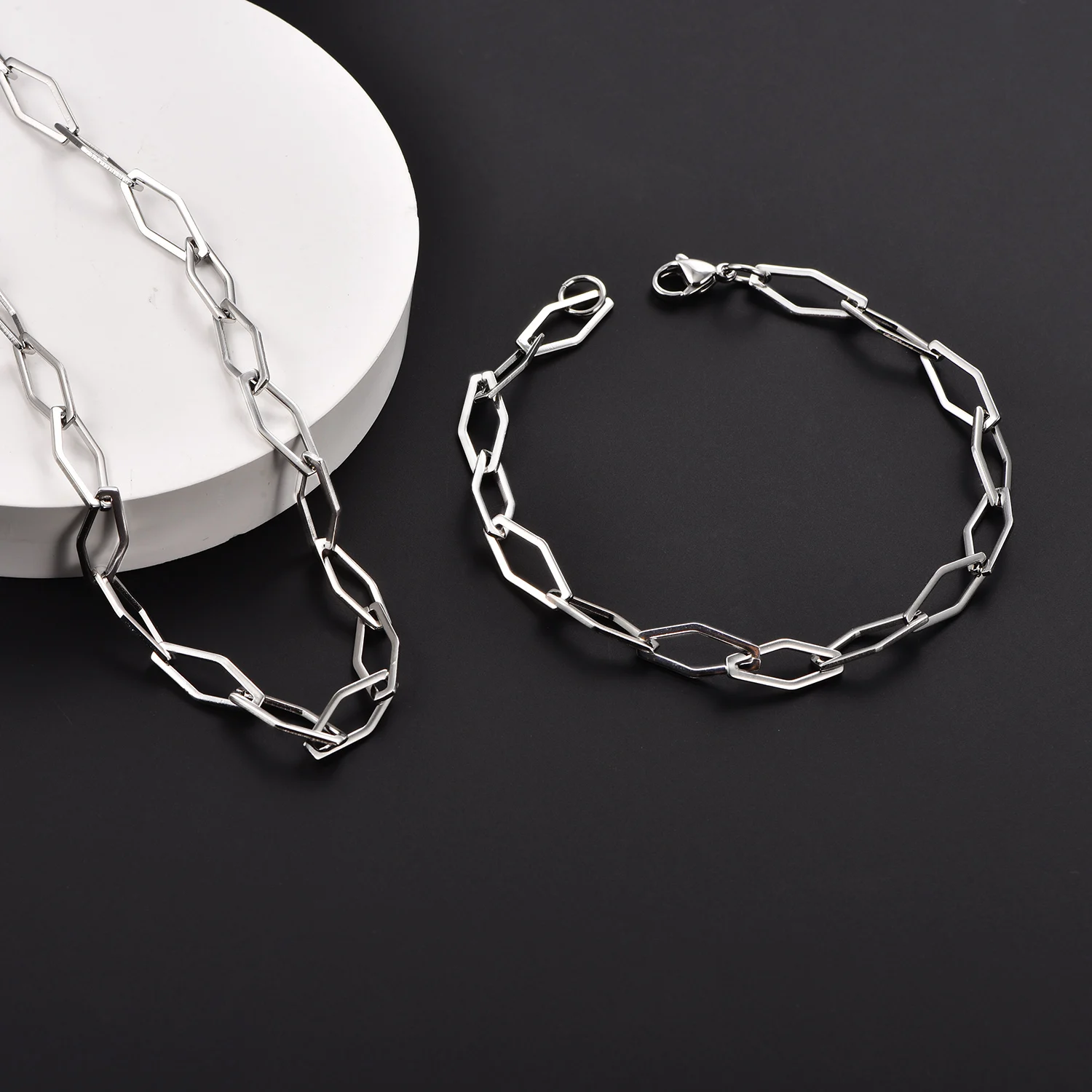 6mm Hohle Rhombus-Form Lange Halskette aus Edelstahl, Minimalistische Büroklammer-Gliederkette für Männer und Frauen – Detail 6