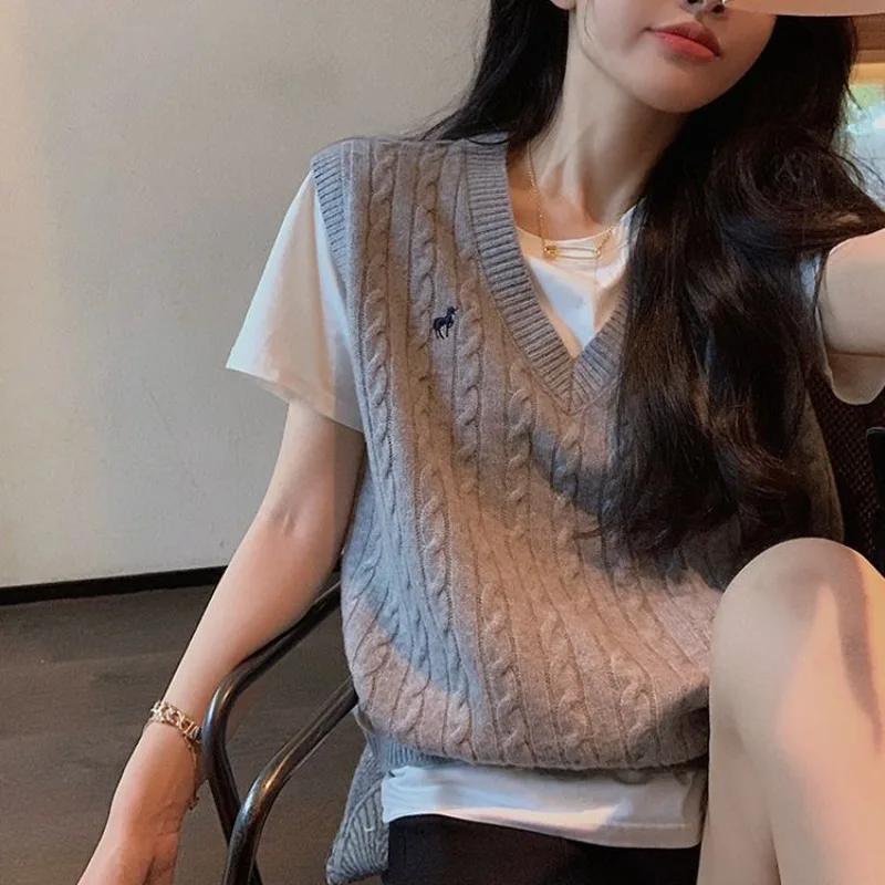 

Embroidered V-neck Sweater Knit Vest Women 2024 Fashion Autumn Loose Knitted Outerwear Vintage Solid Sleeveless Female Top Warm