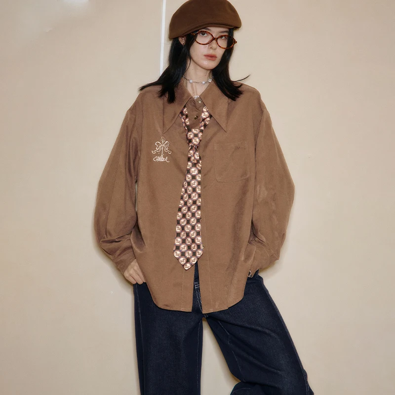 ELFSACK 2025 otoño nuevas llegadas Casual suelta ajuste camisa bordada de franela de gran tamaño para mujer
