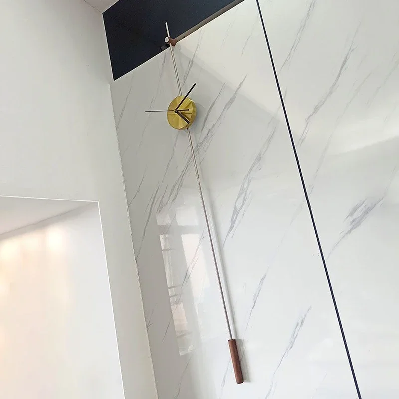 

Минимализм Настенные часы Металлический дизайн Часы Стильные бесшумные часы Элегантные часы для гостиной Роскошные эстетические украшения дома