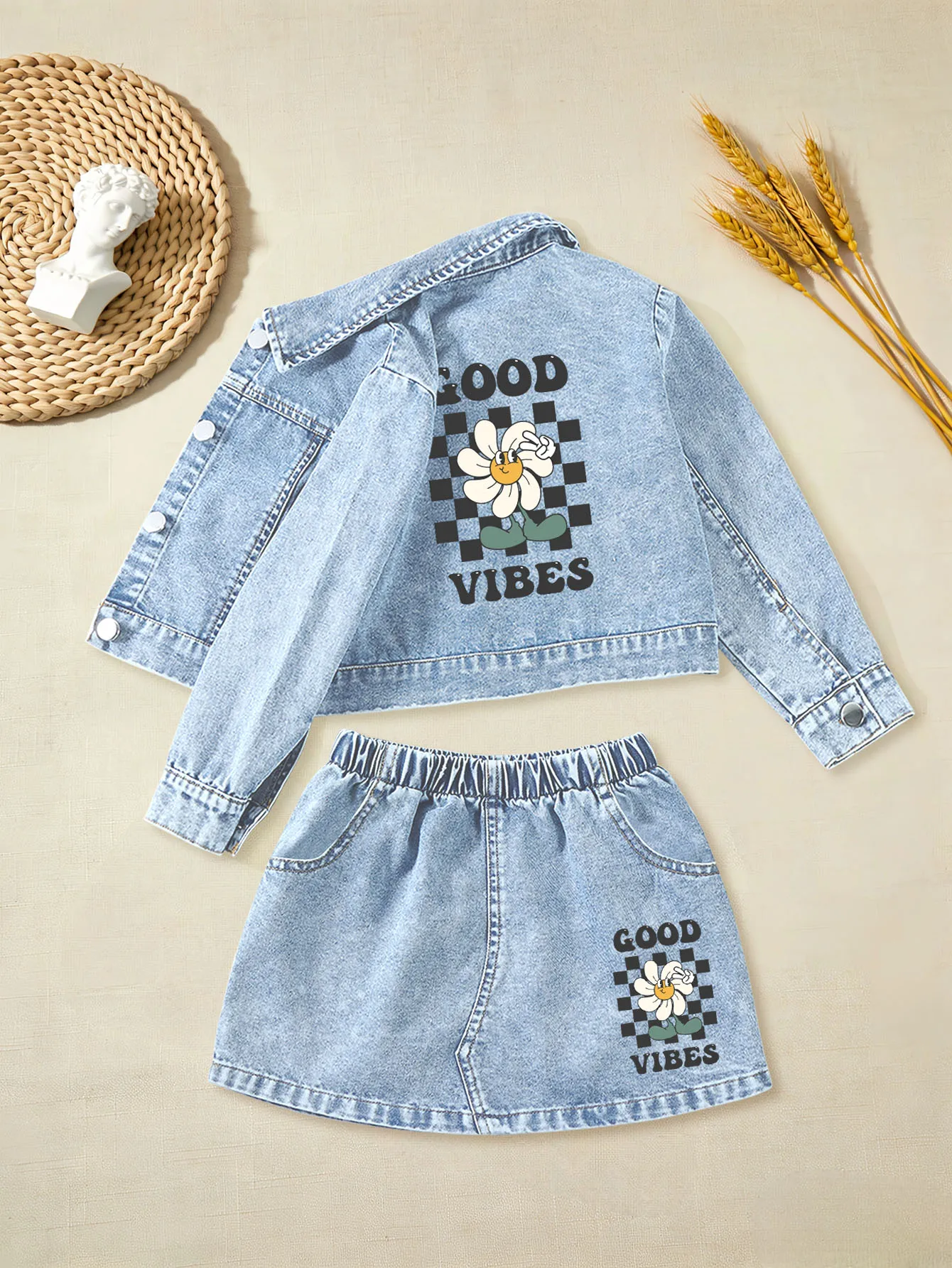 2 pieces: Cartoon Daisy Making Victory Sign Print Girls' Sweet Cute Summer Denim Dress Set