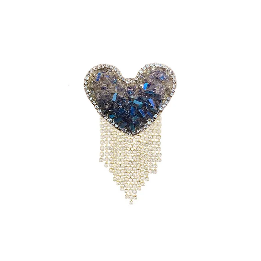 

Waterfall tassel heart-shaped brooch for women, high-end luxury chest flower temperament brooch dress accessories