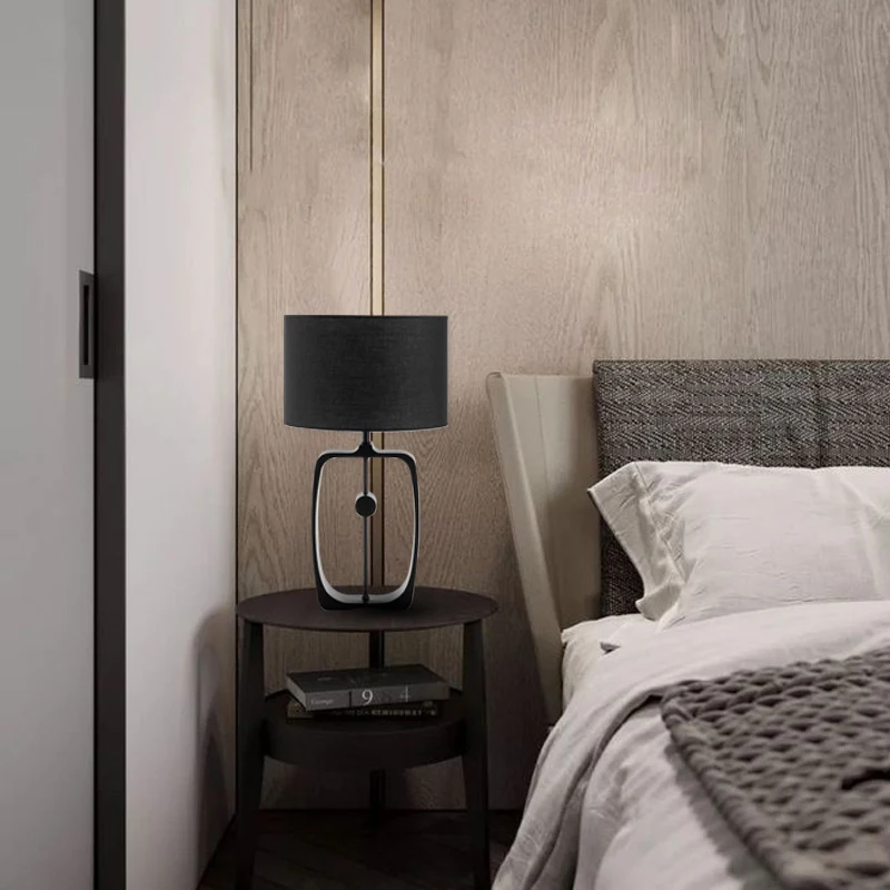 RONIN lampada da tavolo nera contemporanea nordica alla moda soggiorno camera da letto personalità creativa LED decorazione scrivania luce