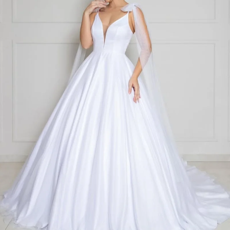 

Customized white satin Royal Wedding Dresses Long tail Lace applique Tull Lace Made Robe De