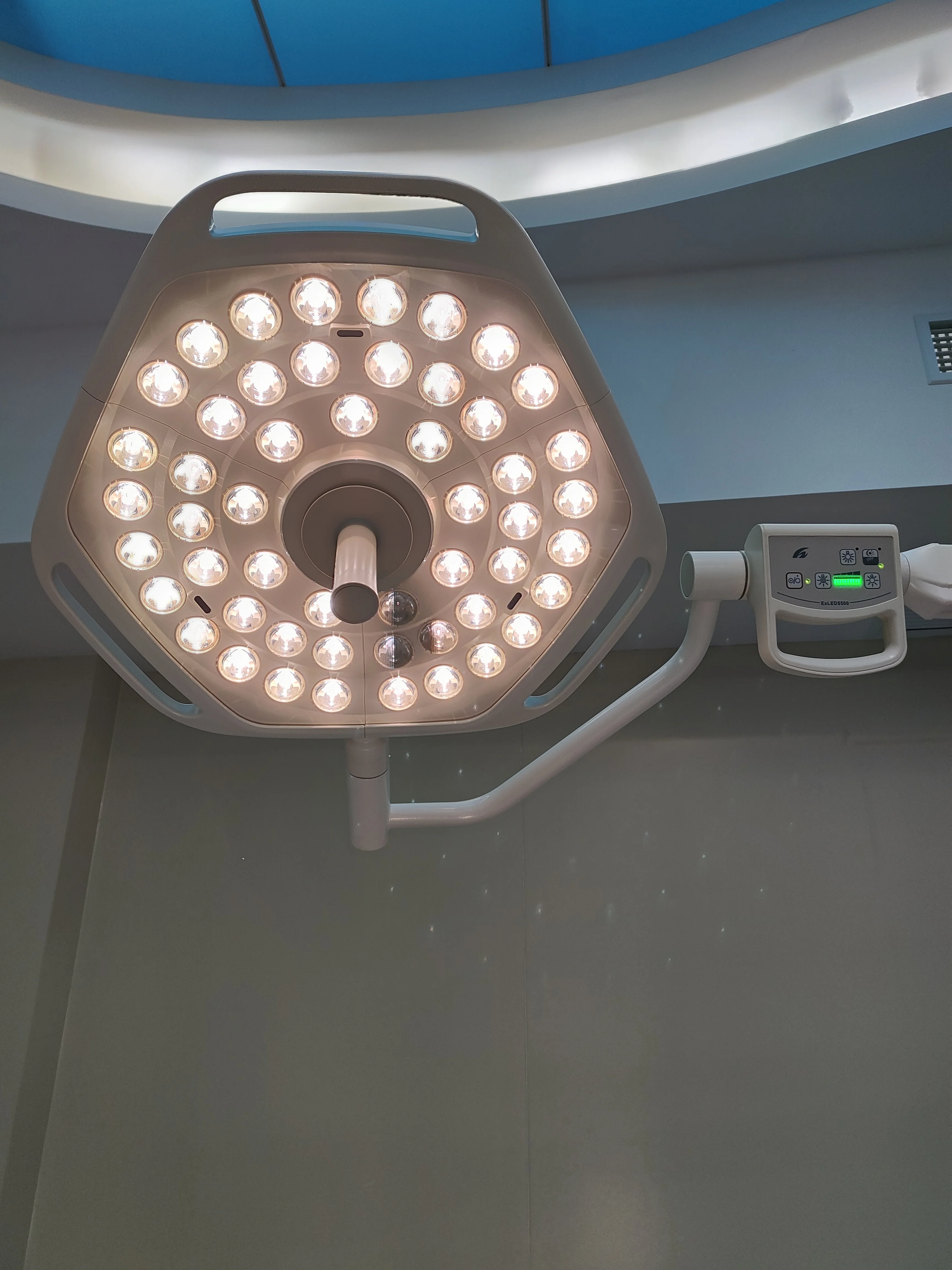 Single head electric surgical LED light, operating room light, operating room lighting, shadowless surgical light