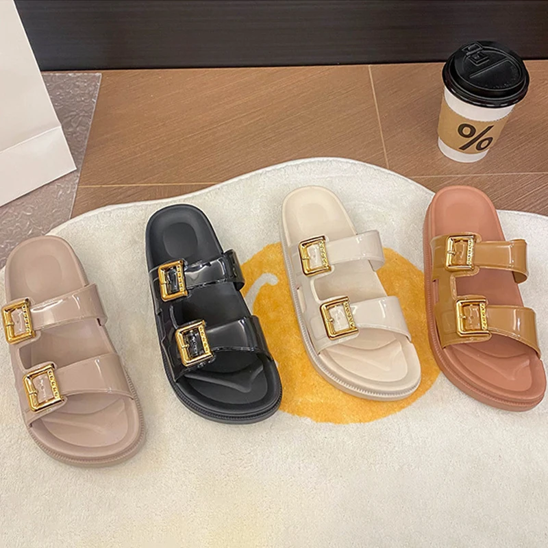 Sandal Platform untuk wanita musim panas 2024 gaya baru High-end Fashion kasual pantai pakaian bersol tebal sandal anti-selip