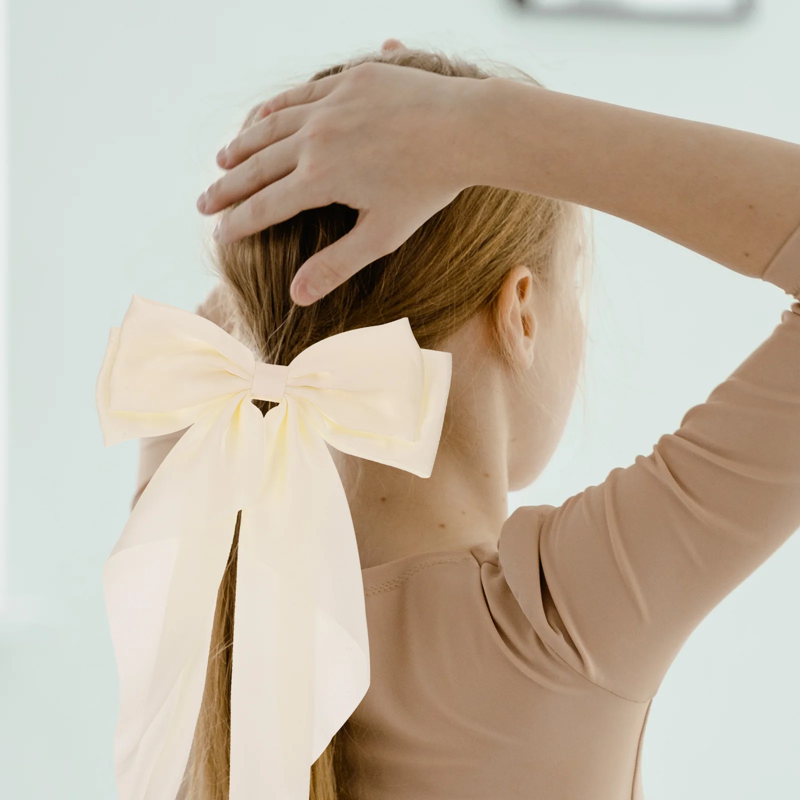 

Long Lasting Bow Hair Clips Decorative Pins for Women Teens Beige Barrettes Classic Style Versatile Hair Accessories