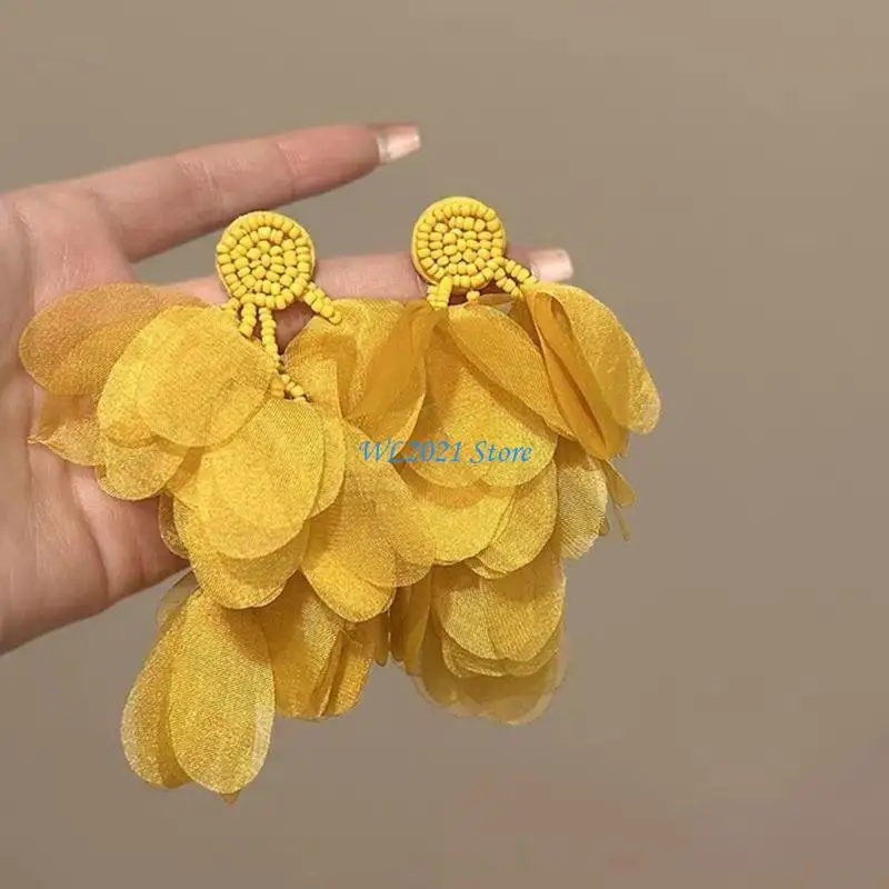 

G5GC Stylish Flower Piercing Dangle Earrings Elegant Beaded Charm Decoration