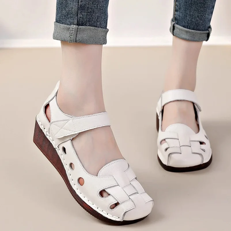 

2025 обувь из натуральной кожи, сандалии для женщин, летние дышащие женские сандалии для мам, туфли-гладиаторы на танкетке, женские сандалии на платформе