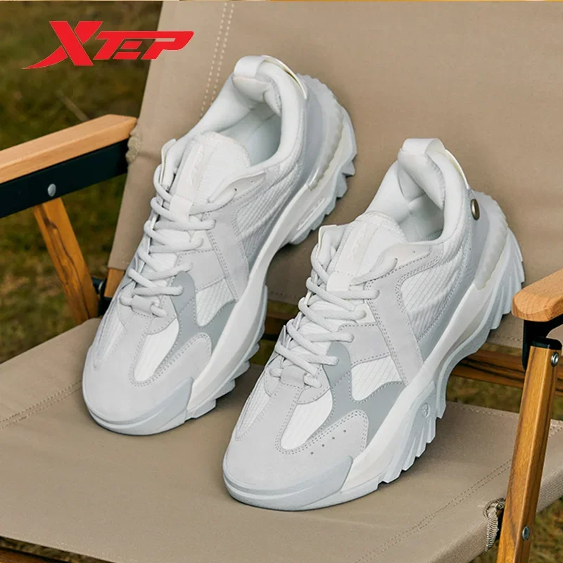 Xtep Walking Shoes Men Fashion Vintage Light Breathable Causal Shoes 2023 New Wear-Resistant Comfortable Sneakers 877419320023