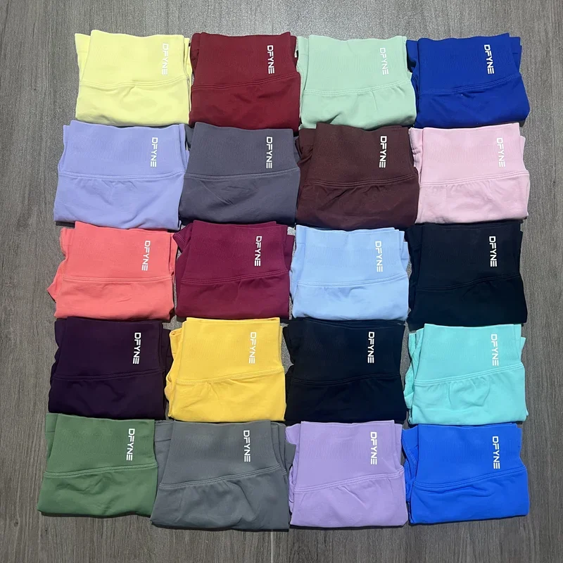 

Impact Shorts with Logo 4.5'' Low Waist Seamless Yoga Shorts Scrunch Bum Gym Shorts Workout Biker Short Stretch Fitness Short