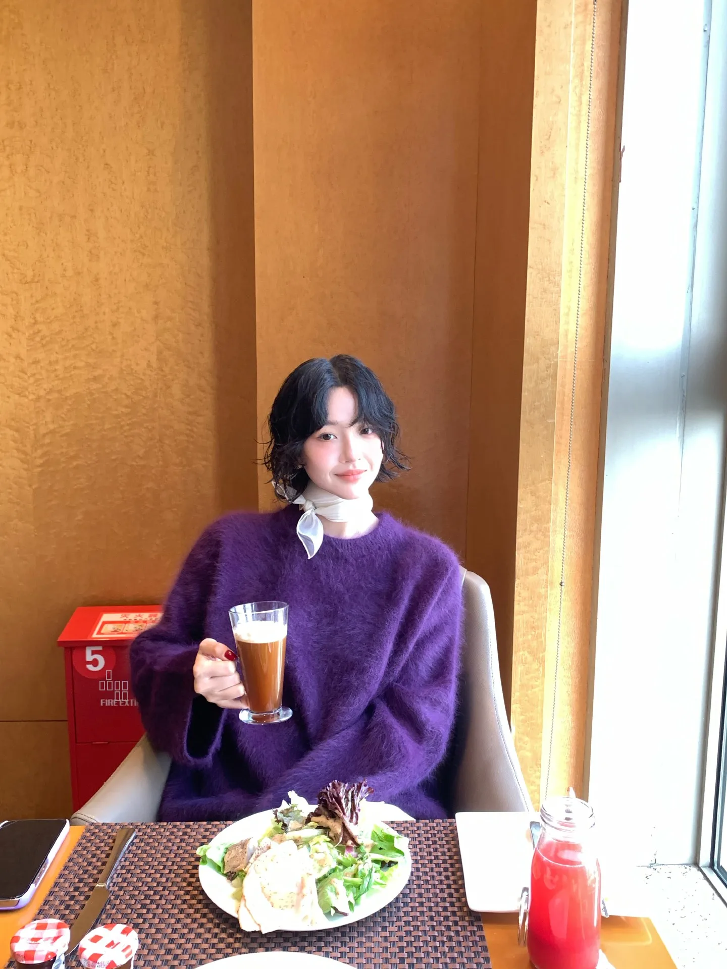 

Ретро-свитер Ele Thiened из мягкой вязаной ткани с добавлением кроличьего меха для женщин, зима 2025, модный повседневный домашний свитер с круглым вырезом