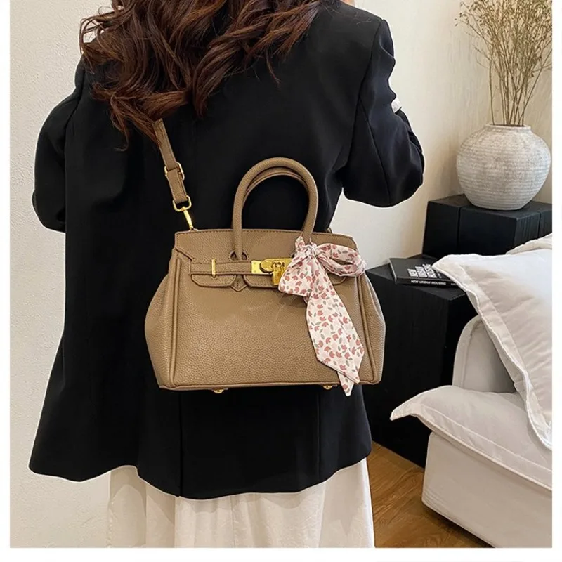 

Practical Handbag With Attached Key Leash For Women Organized Underarm Shoulder Bag For Key Security And Access