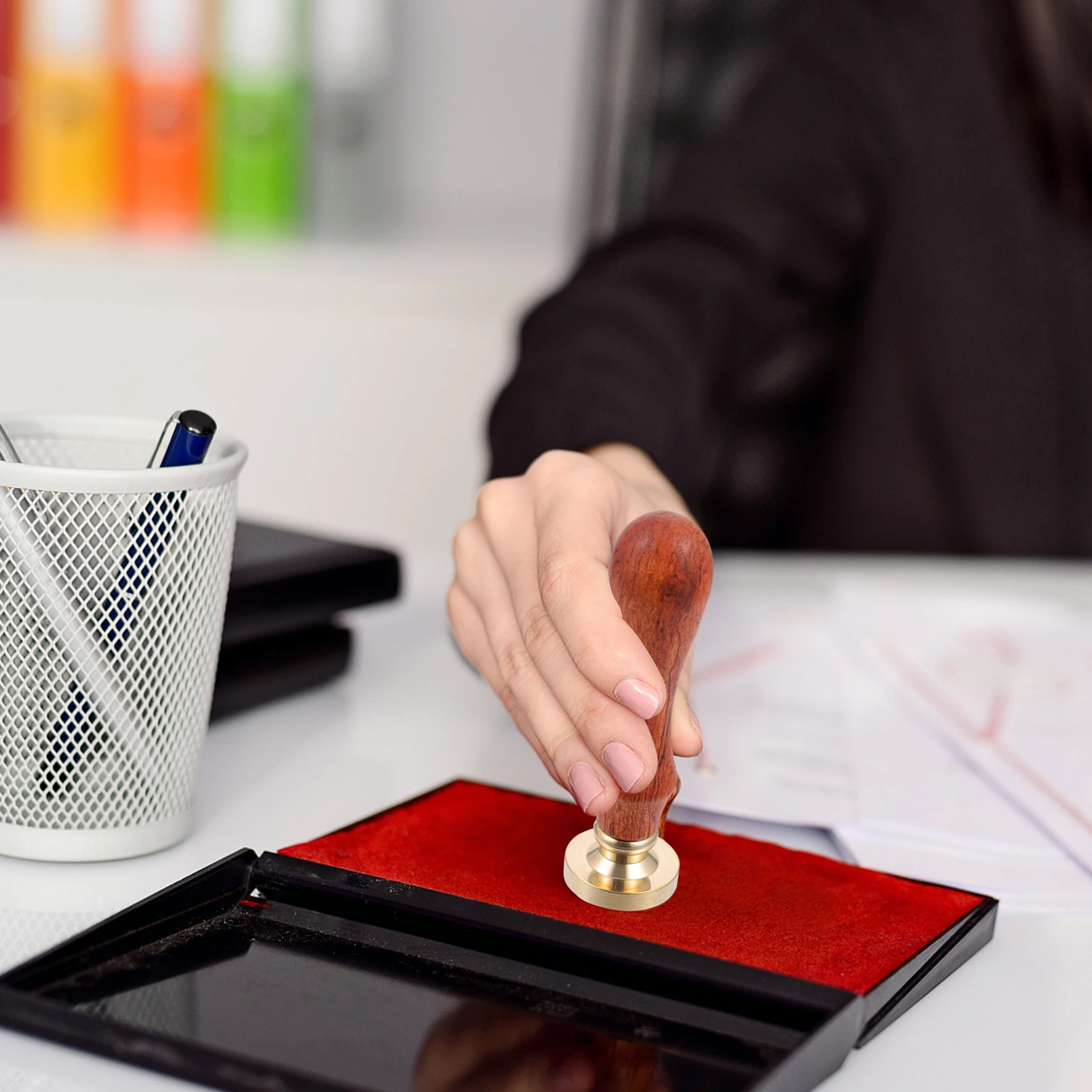 

1Pcs Wax Seal Retro Style Alphabet Pattern Seal for Scrapbook Decoration DIY Craft Envelope Letter Sealing Stamp