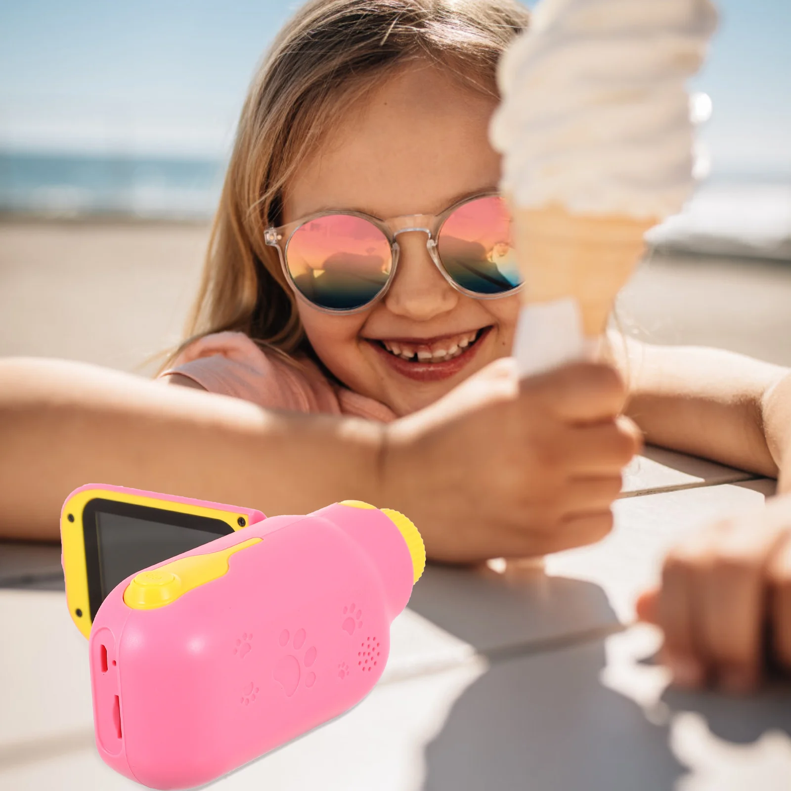 1個の小型ハンドヘルドDVカメラ、子供向け、軽量で持ち運びやすいデザイン、ギフトに最適、販促に最適