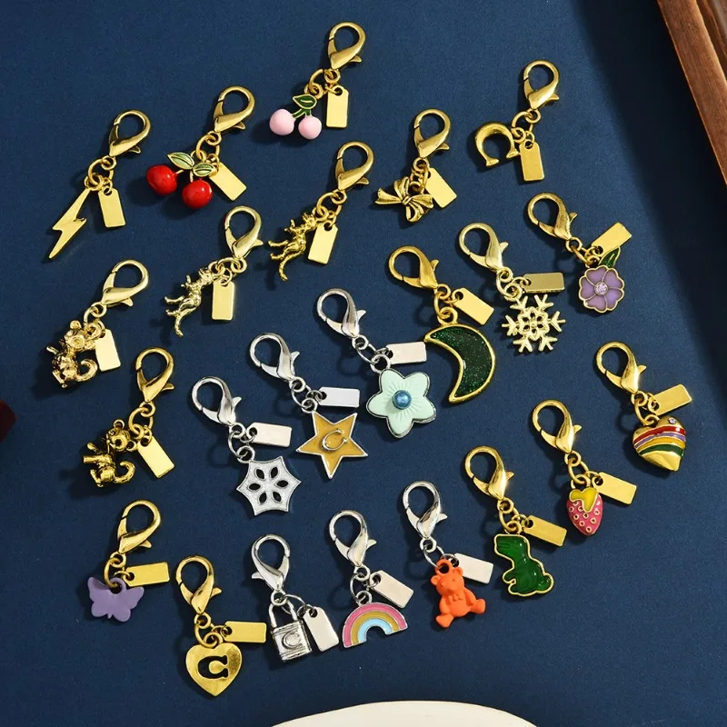 

New cherry heart-shaped keychains, bag pendants, women's bag accessories, exquisite car keychains