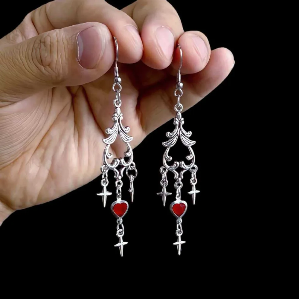 New Victoria Sliver Color Stars Tassel Red Black Heart-shaped Dangle Earrings for Women Goth Halloween Designer Earrings Jewelry