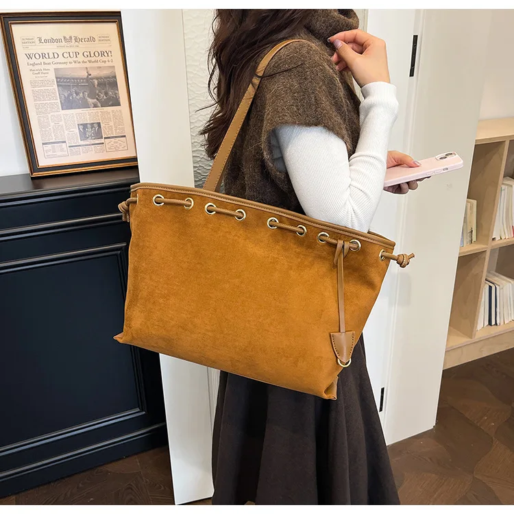 Faux Suede Women Handbag Large Capacity Vintage with Tassels Ladies Shoulder Bag Commute Lady Big Totes Office Bag Shopping