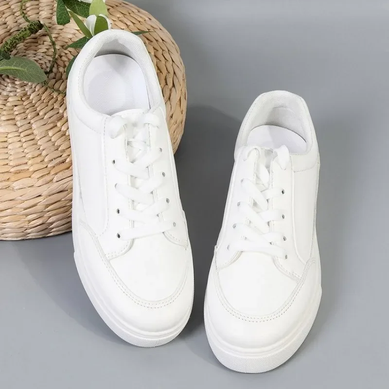 Desginer Nieuwe 2024 Vrouwen Sneaker Ademende Studenten Casual Schoenen Sport Meisje Platte Mesh Wit Gevulkaniseerde Schoenen Vrouw