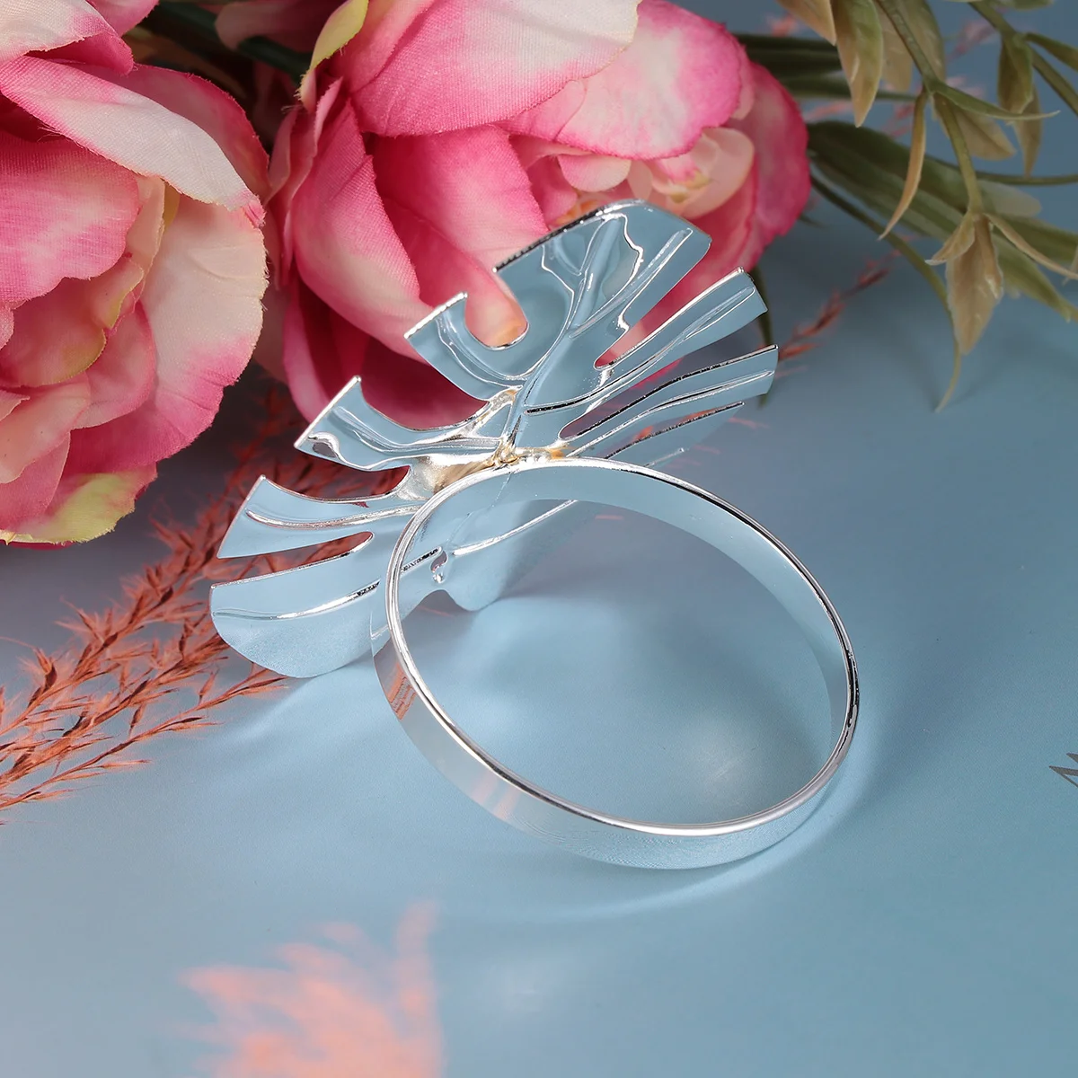 

Banquet Napkin Ring Gold Leaf Design Dinner Party Holder Monstera Palm Tree Floral Clasp Wedding Favor Set