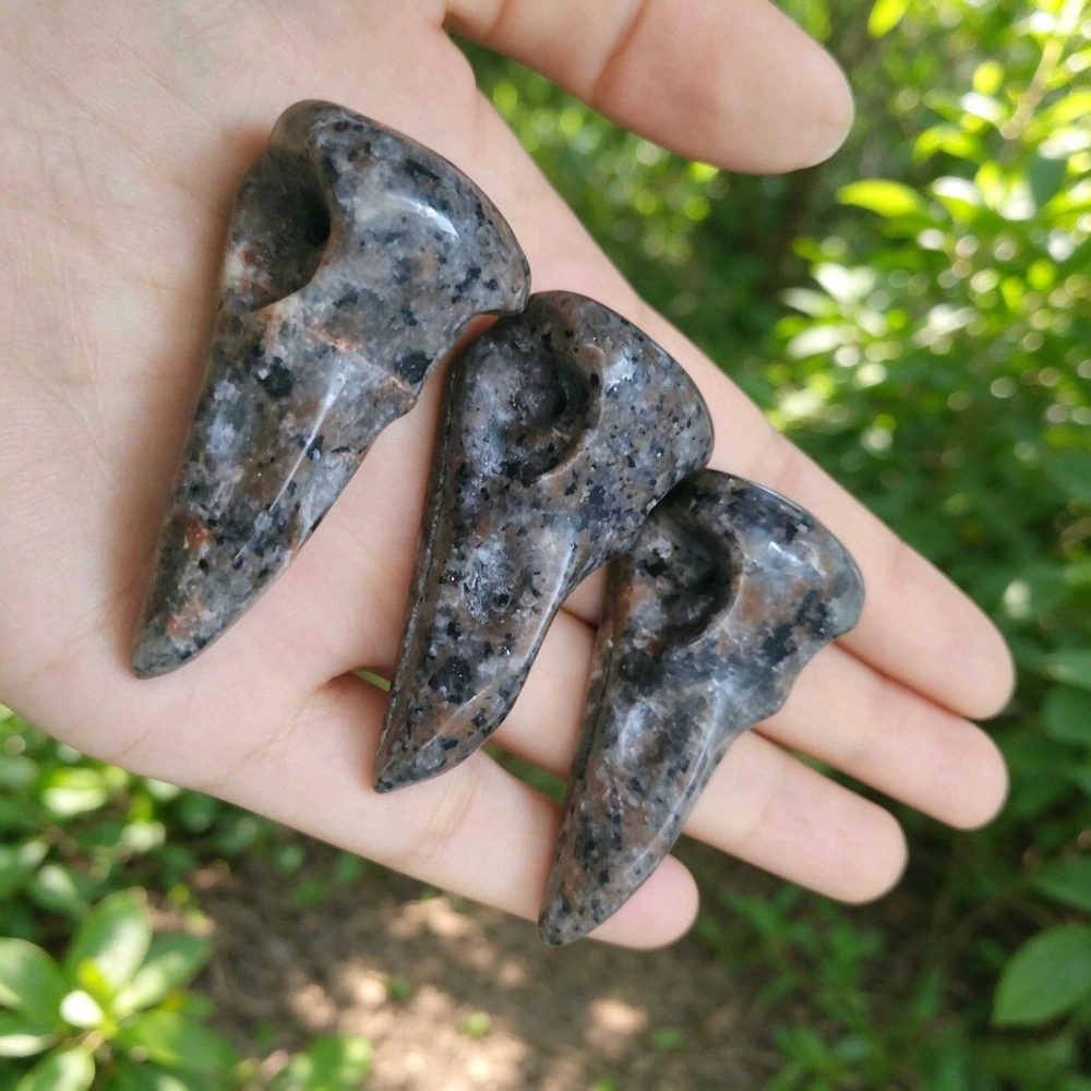 Natural Flame Stone Crow Skull Fluorescent Flame Stone Extremely Bright Flame Stone Under Ultraviolet Light Home Decoration