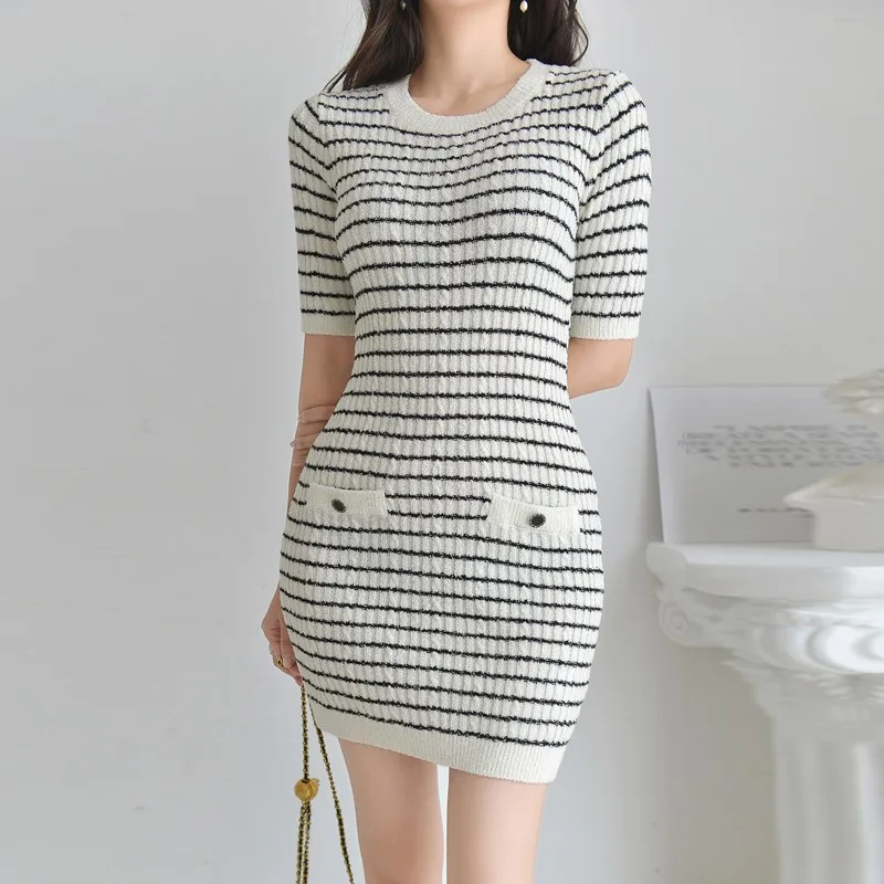 

Round neck striped dress, summer women's French style waistband, slimming fit, buttocks wrapped, one piece dress