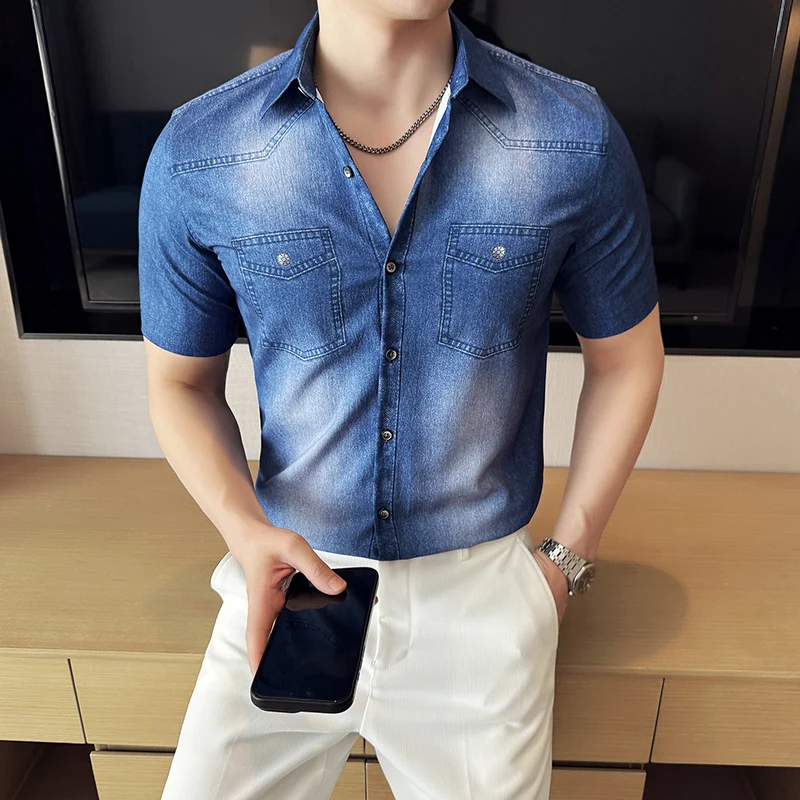 2025 صيف جديد تقليد قميص دينيم الرجال موضة عادية التدرج سليم صالح قصيرة الأكمام تي شيرتات قطن ملابس رجالي 4XL-M