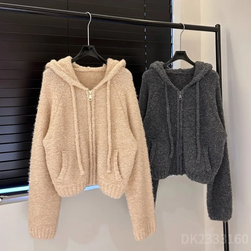 

2024 new women's fashion long-sleeved sexy casual hooded pouch wool cardigan